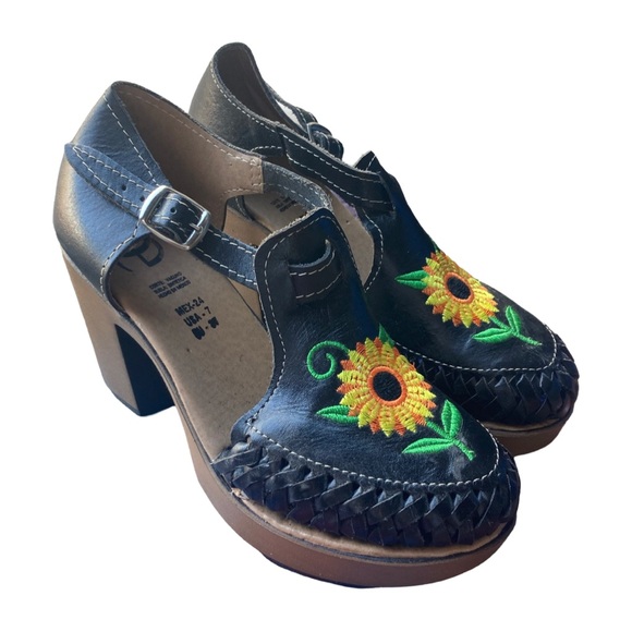 Huarache Heels - Picture 1 of 7